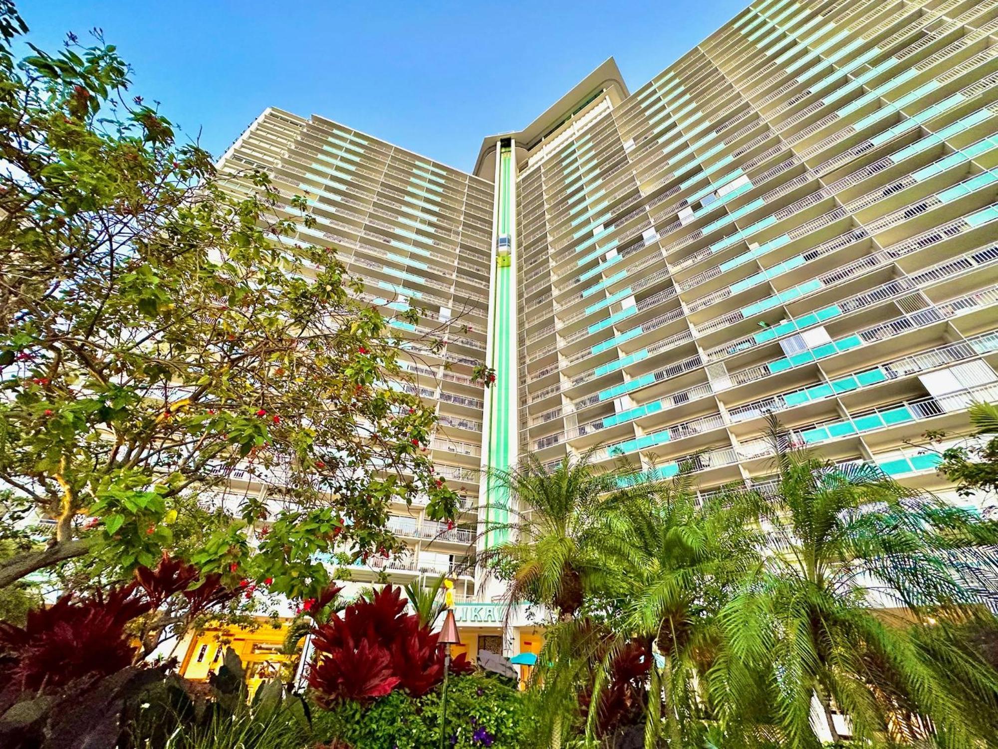 Waikiki Beach Experience! Luxury Oceanview Suite! ホノルル エクステリア 写真