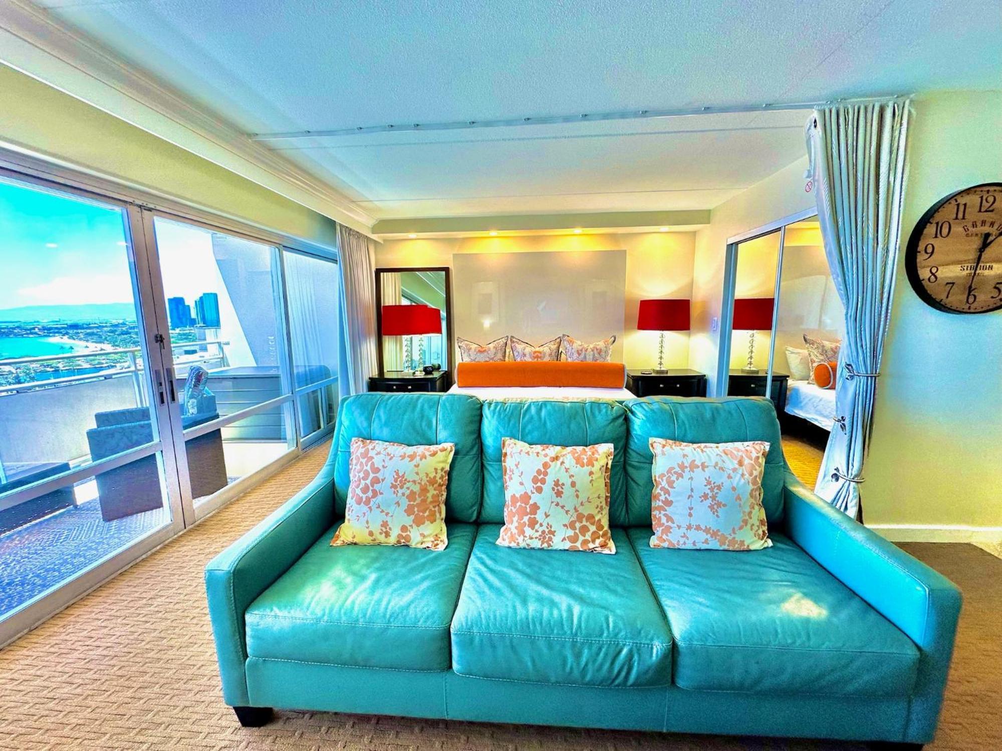Waikiki Beach Experience! Luxury Oceanview Suite! ホノルル エクステリア 写真