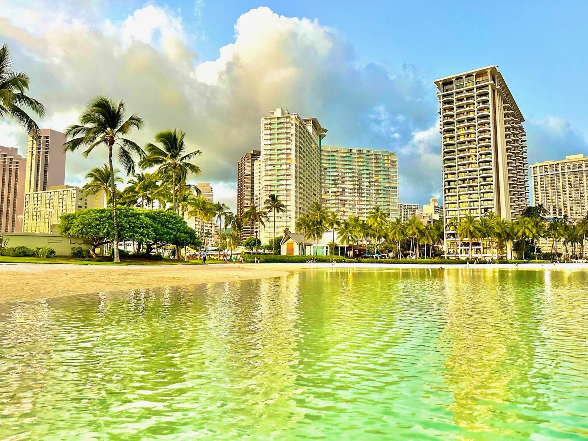Waikiki Beach Experience! Luxury Oceanview Suite! ホノルル エクステリア 写真