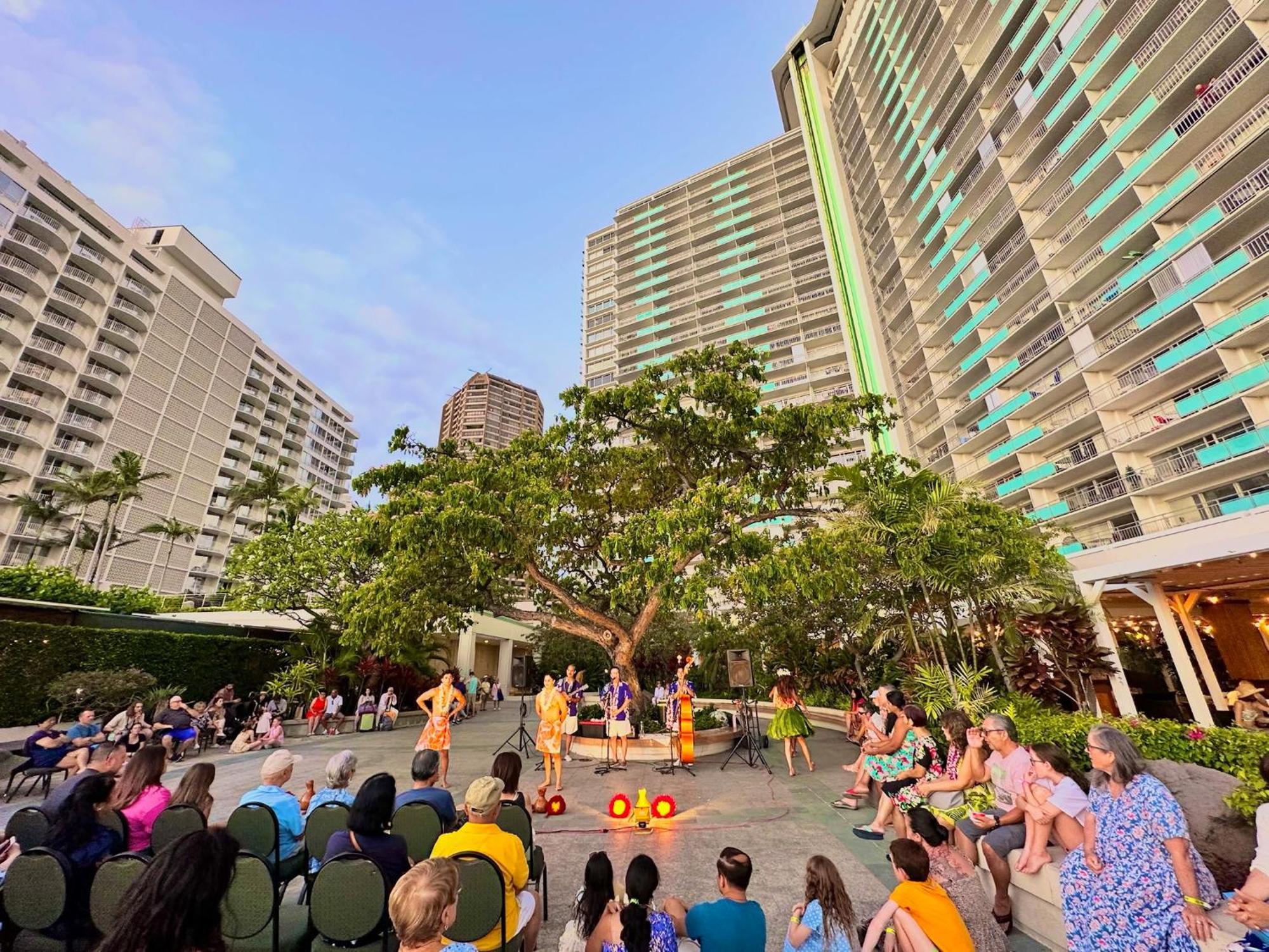 Waikiki Beach Experience! Luxury Oceanview Suite! ホノルル エクステリア 写真