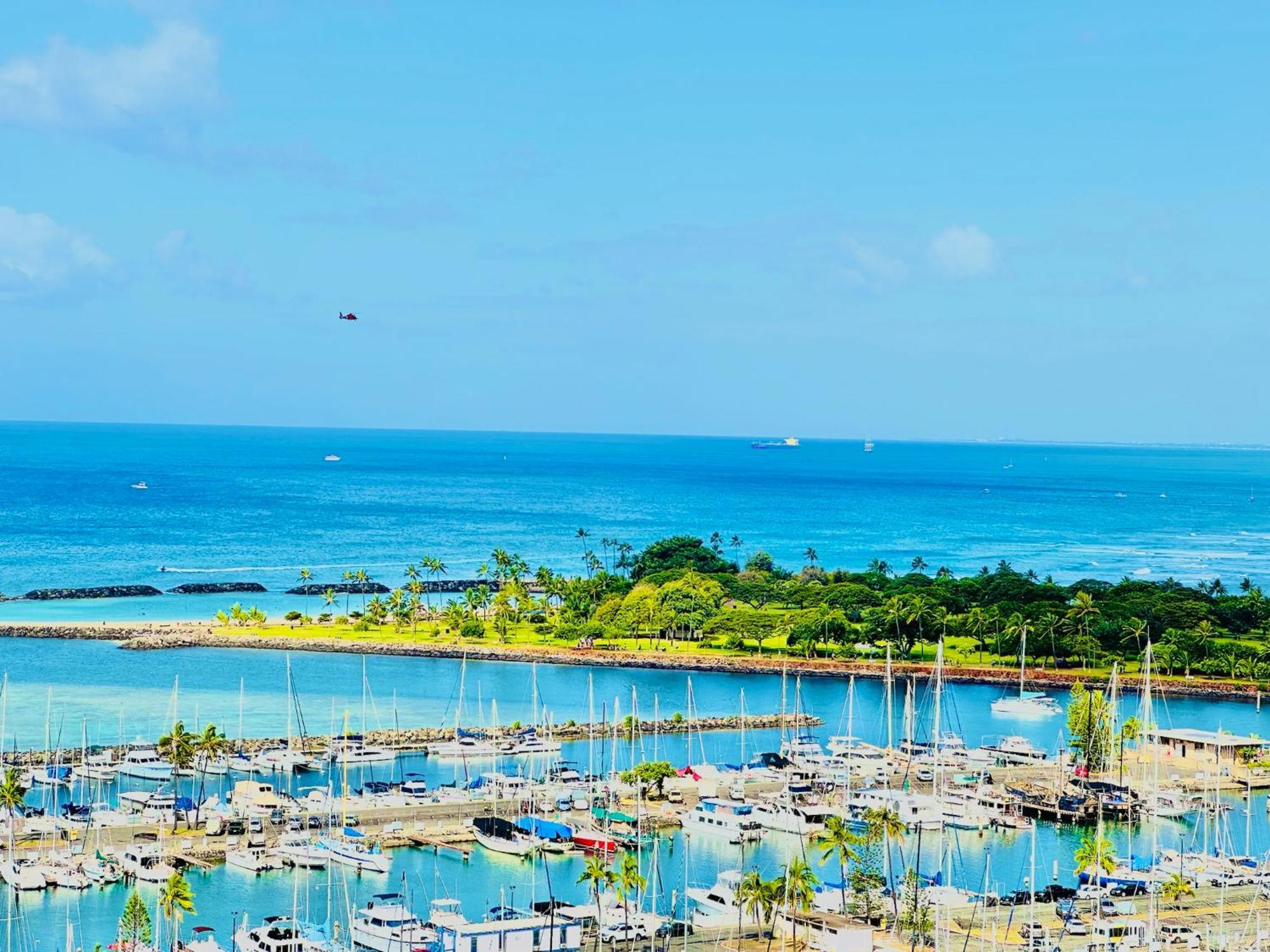 Waikiki Beach Experience! Luxury Oceanview Suite! ホノルル エクステリア 写真