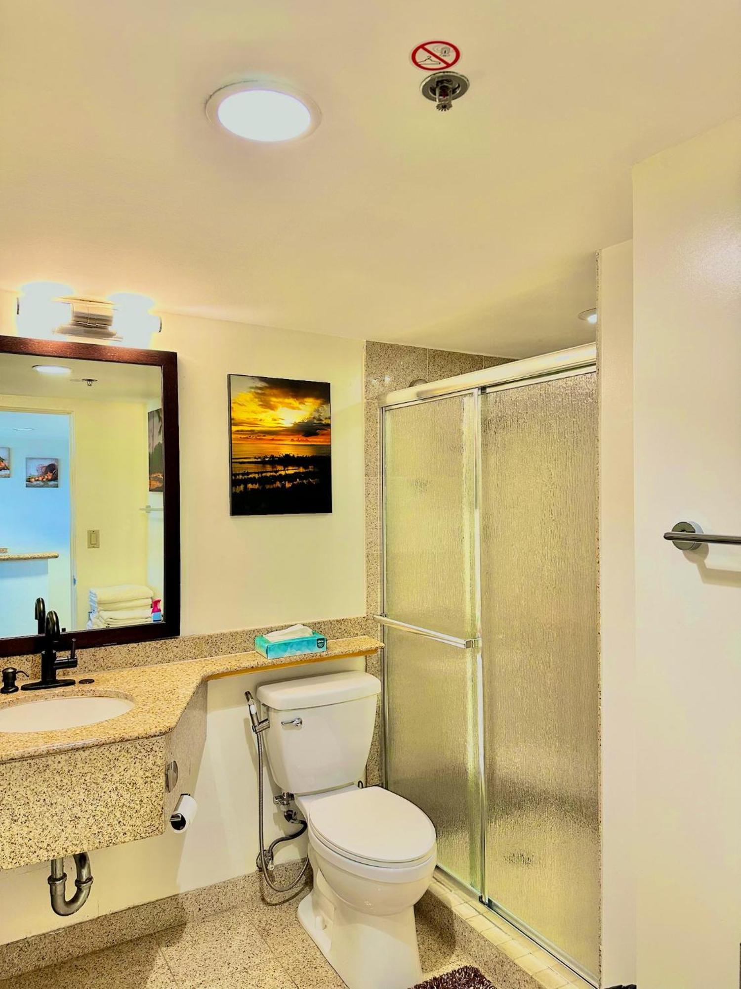 Waikiki Beach Experience! Luxury Oceanview Suite! ホノルル エクステリア 写真