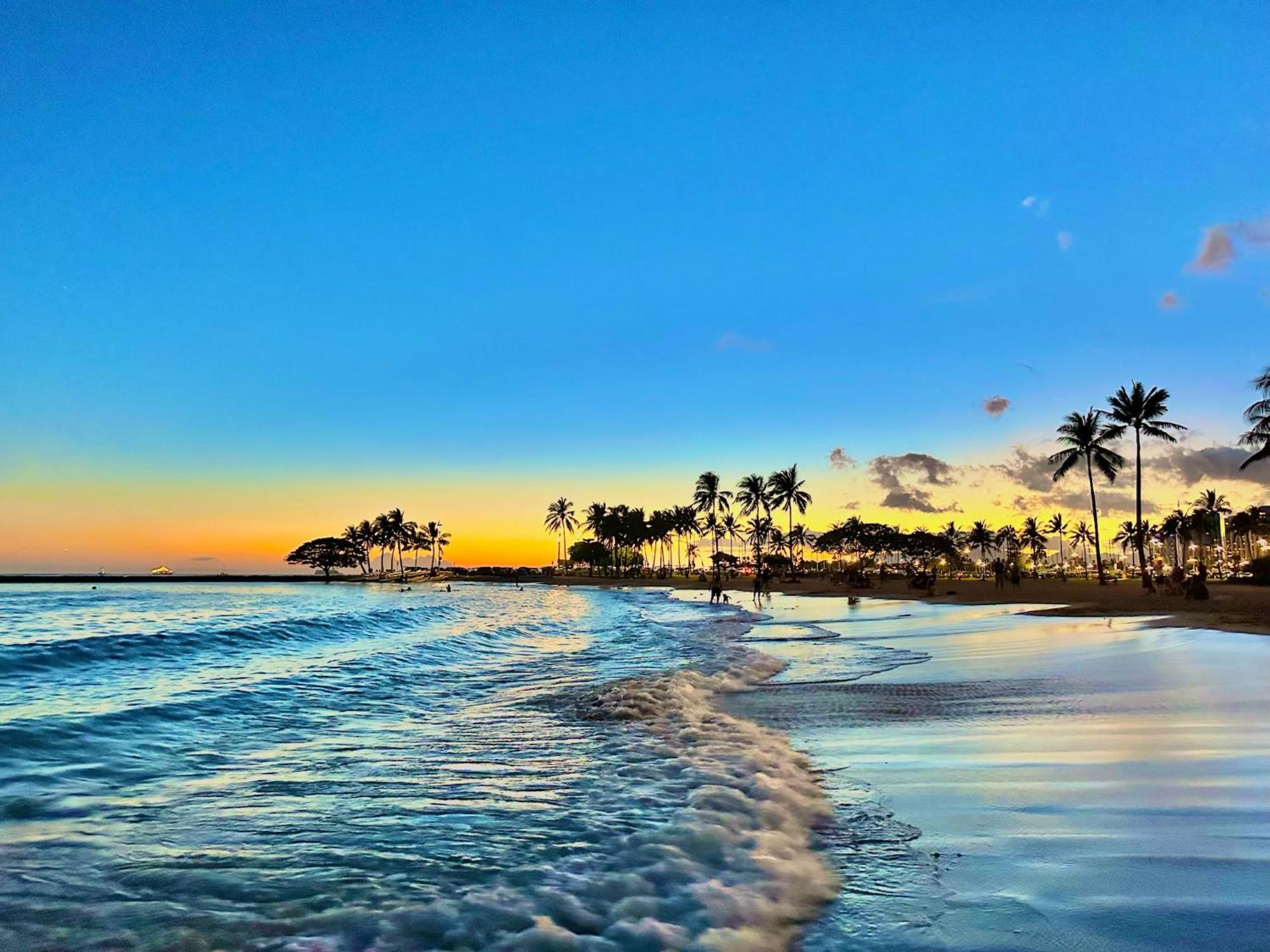 Waikiki Beach Experience! Luxury Oceanview Suite! ホノルル エクステリア 写真