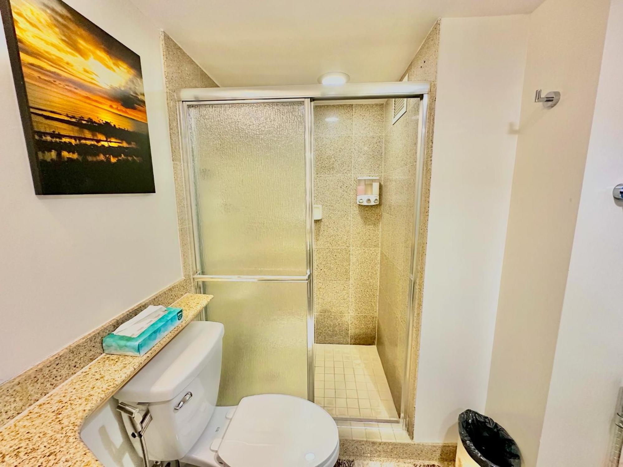 Waikiki Beach Experience! Luxury Oceanview Suite! ホノルル エクステリア 写真