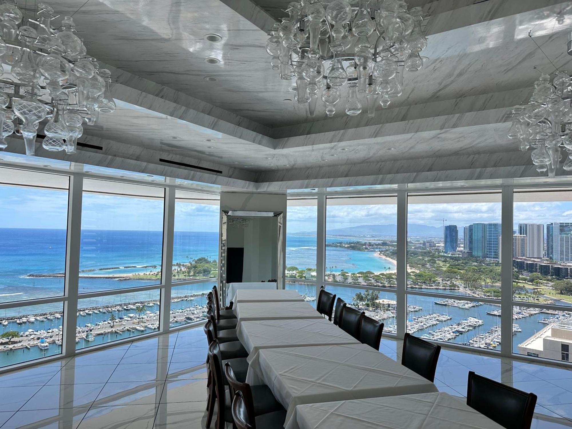 Waikiki Beach Experience! Luxury Oceanview Suite! ホノルル エクステリア 写真